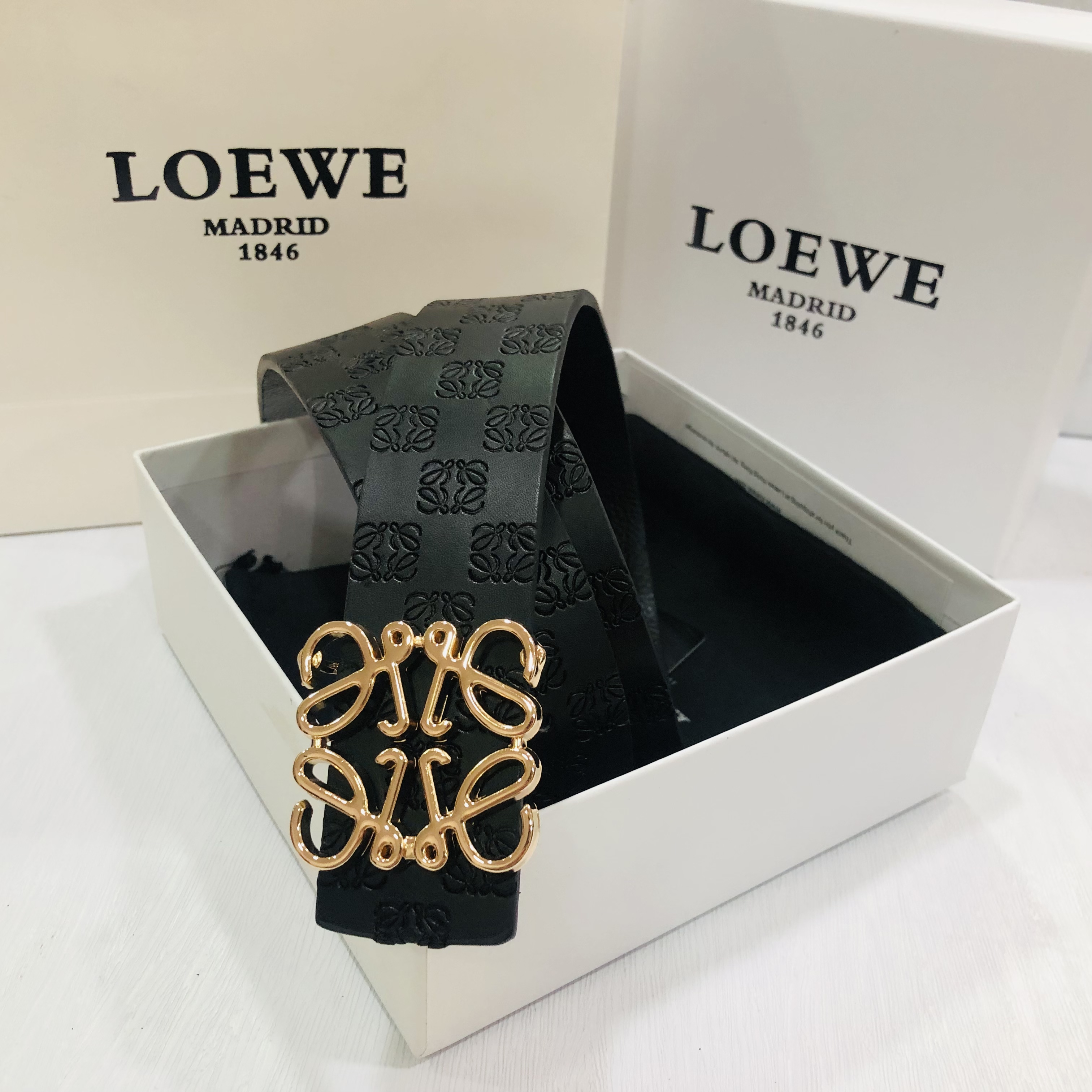 $25.89 LOEWE   3979-M gallery