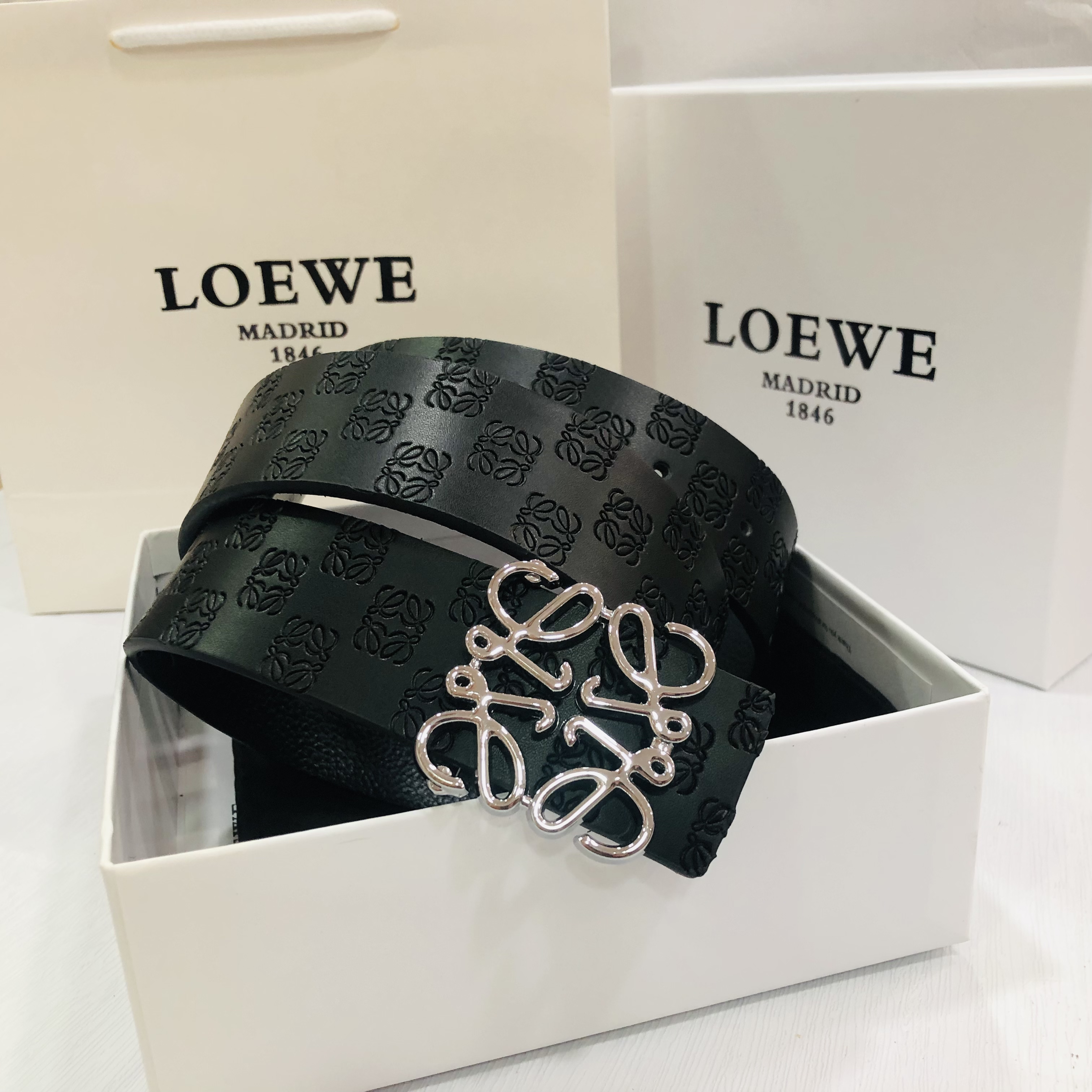 $25.89 LOEWE   3979-M gallery