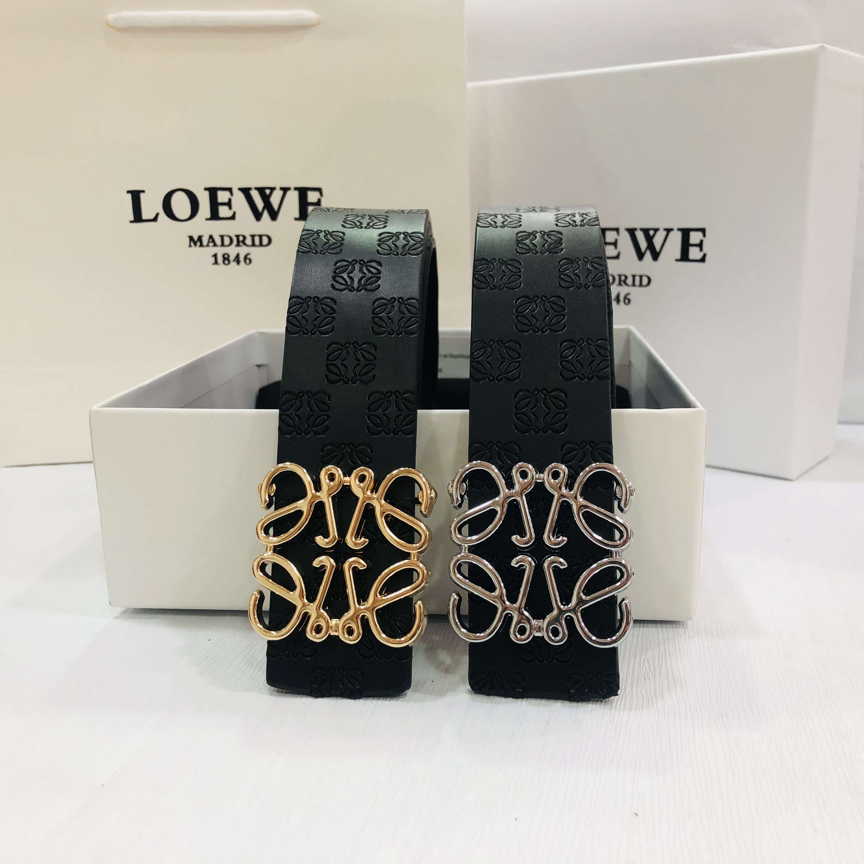 $25.89 LOEWE   3979-M gallery