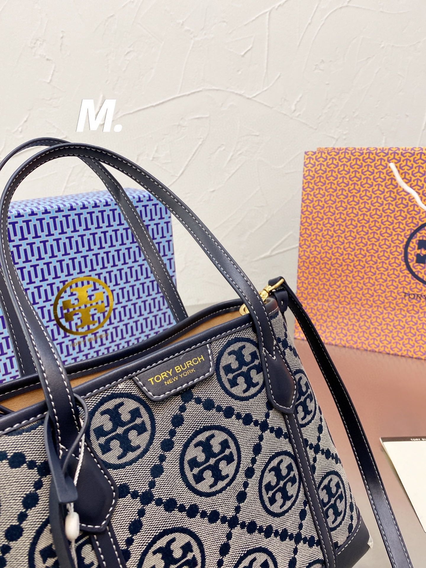 ⬆️3529-Tory Burch-375 gallery