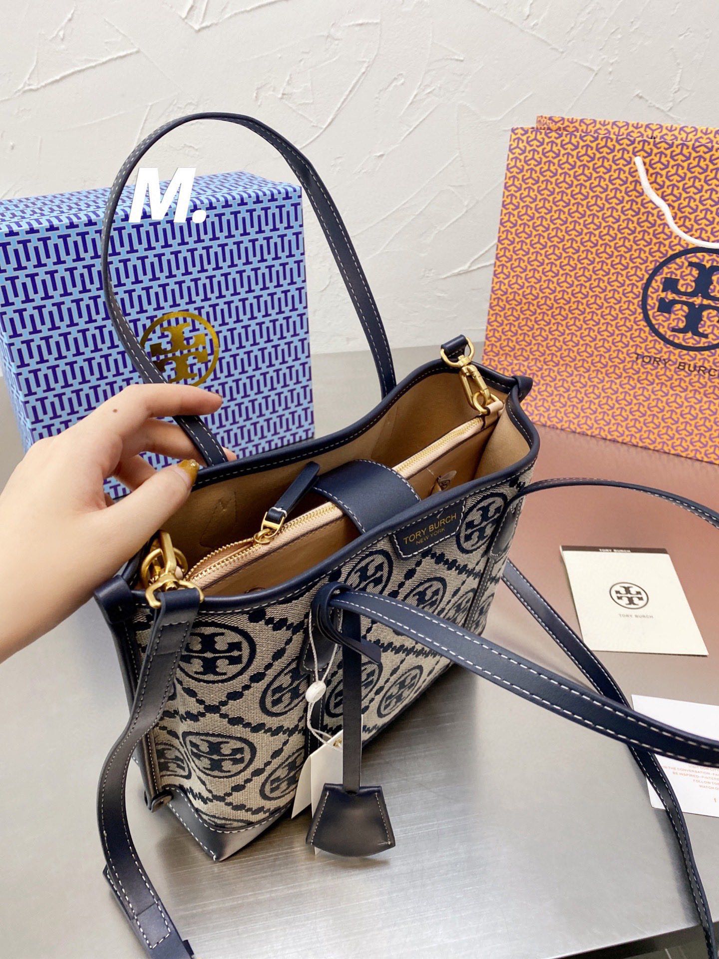 ⬆️3529-Tory Burch-375 gallery