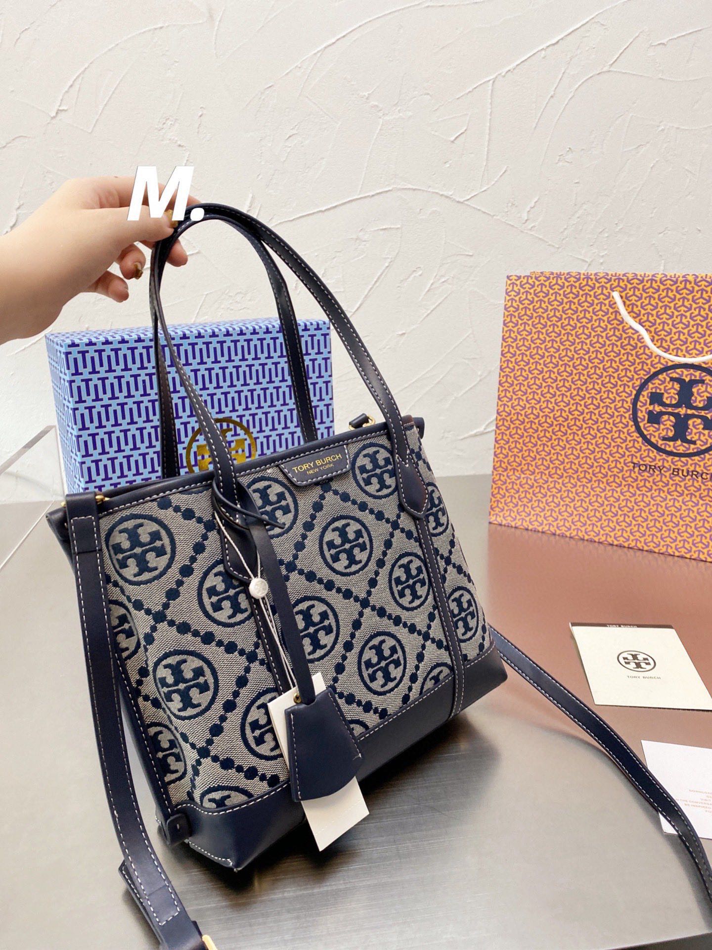 ⬆️3529-Tory Burch-375 gallery