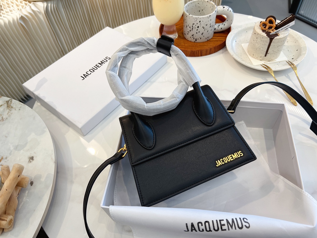 ⬆️3599-Jacquemus-357 gallery