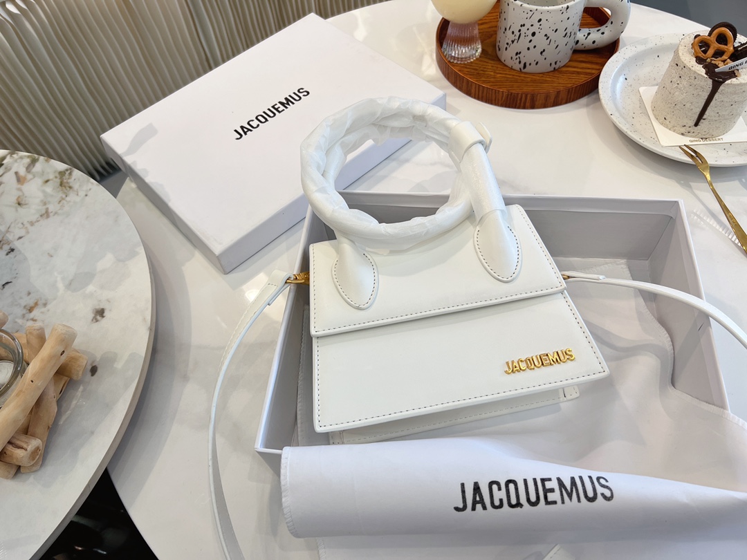 ⬆️3599-Jacquemus-357 gallery