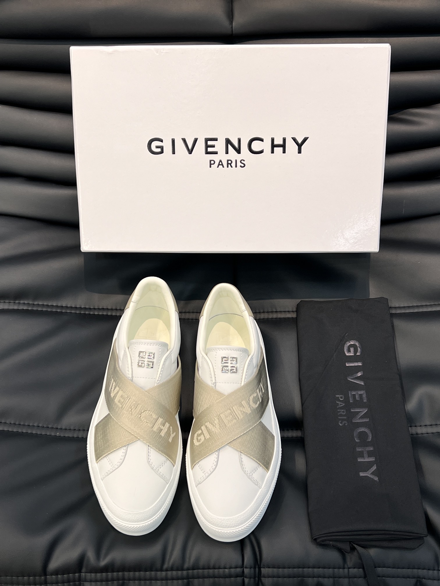 ⬆️4481-Givench-699 gallery