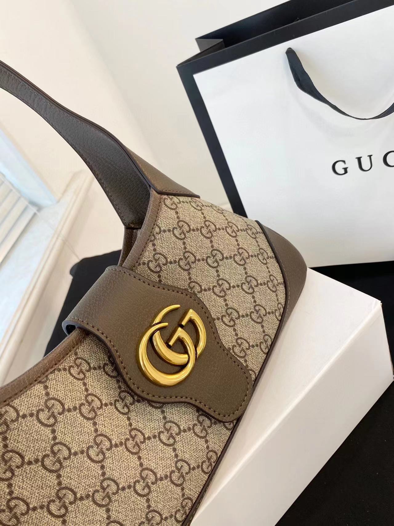 $49.89 GUCCI     10265-T gallery