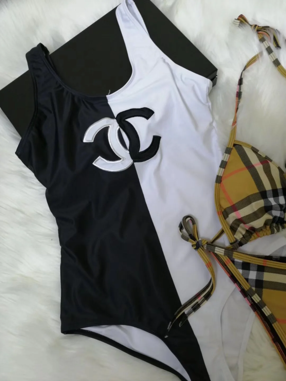 ..CHANEL $21 gallery