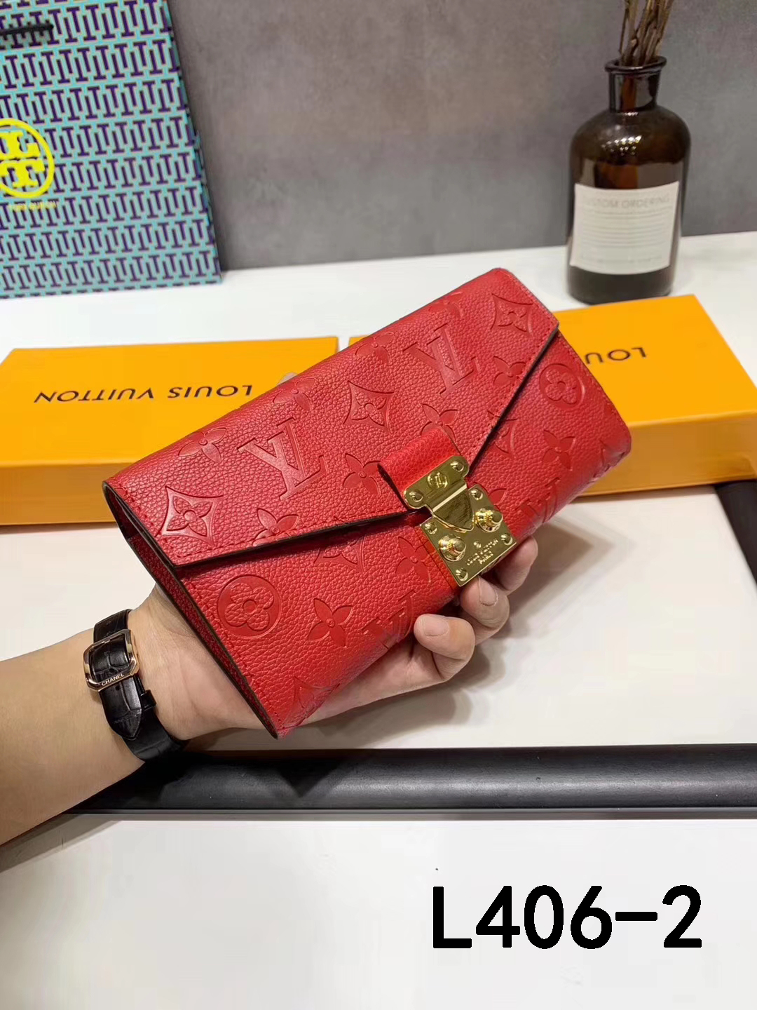 ..LV $58 gallery