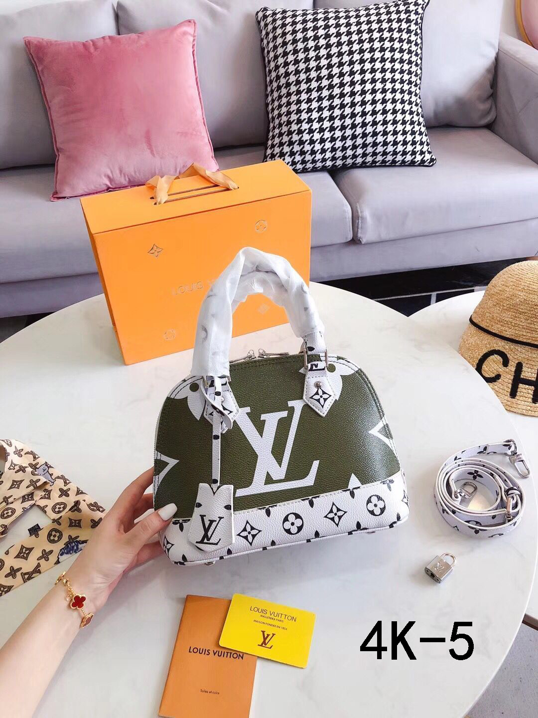 ..LV $59 gallery