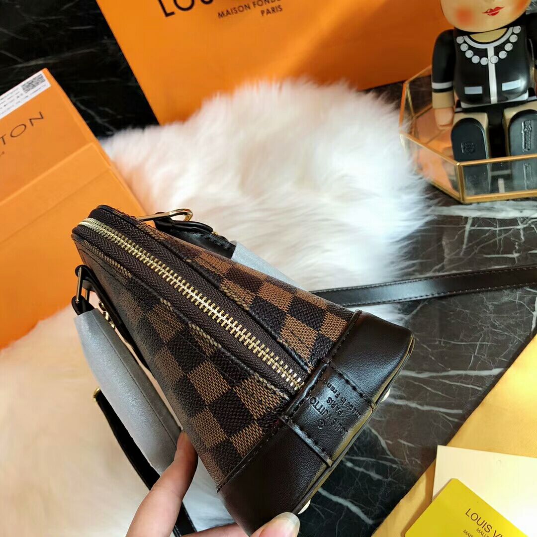 ..LV $61 gallery