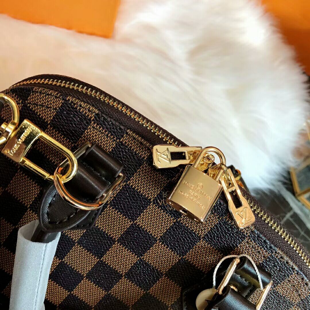 ..LV $61 gallery