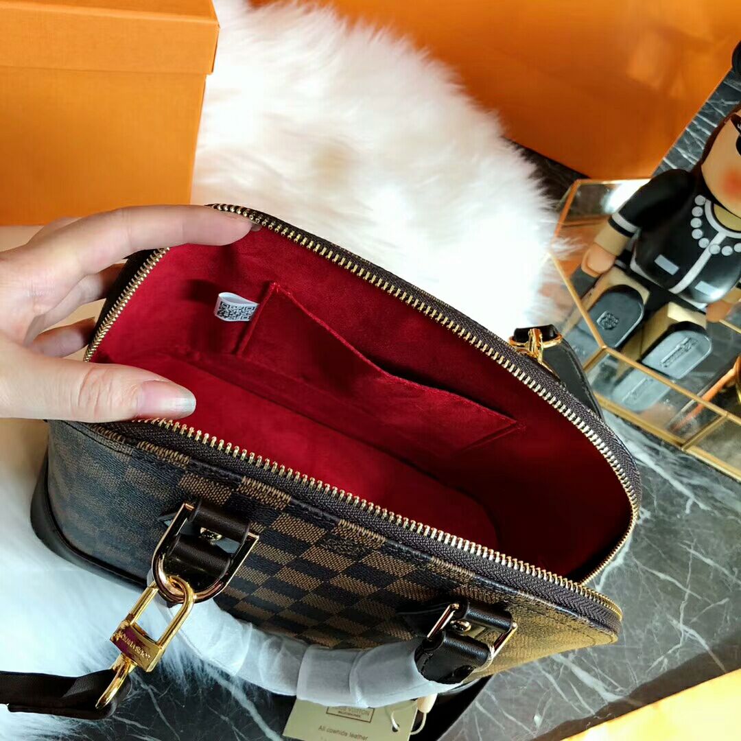 ..LV $61 gallery