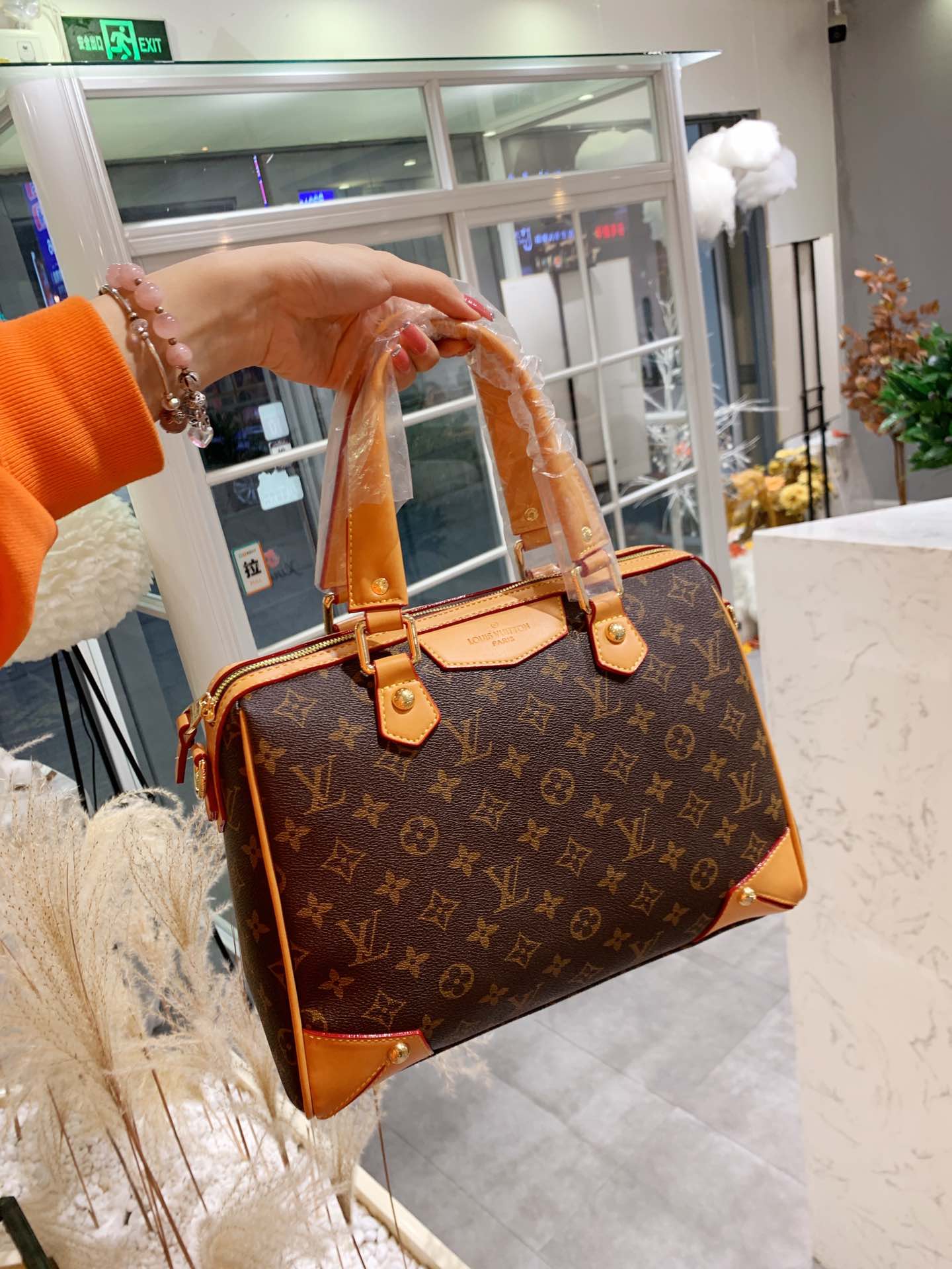 ..LV $64 gallery