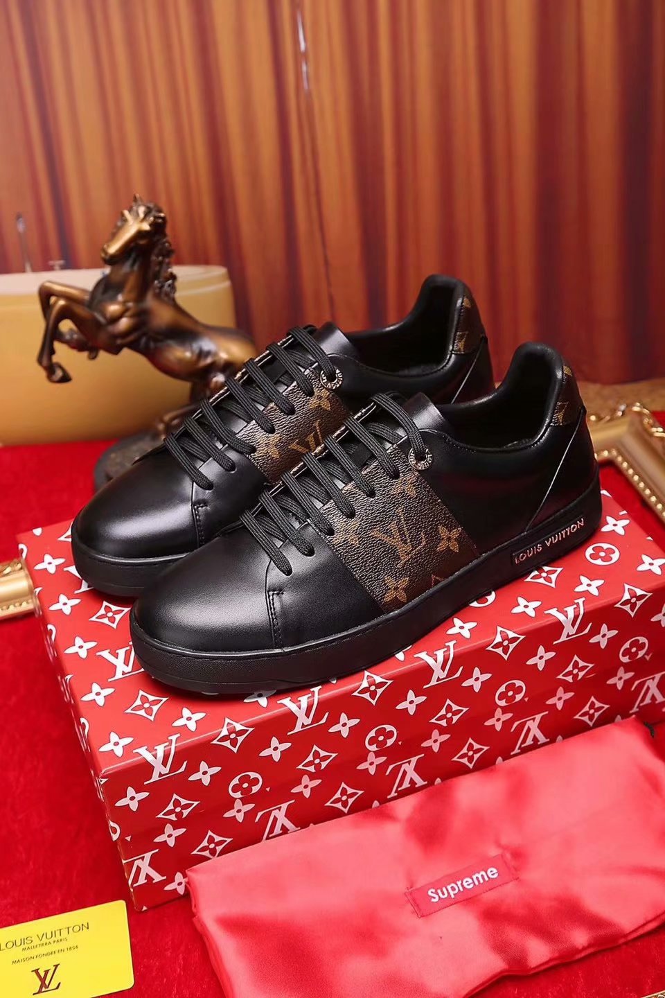 ..LV $92 gallery