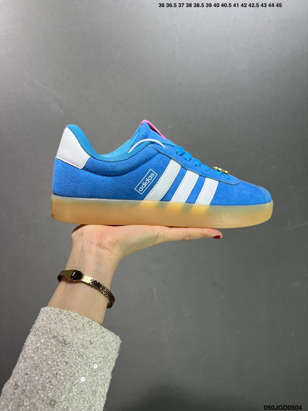 adidas 53.6$   code 351-7226-R gallery