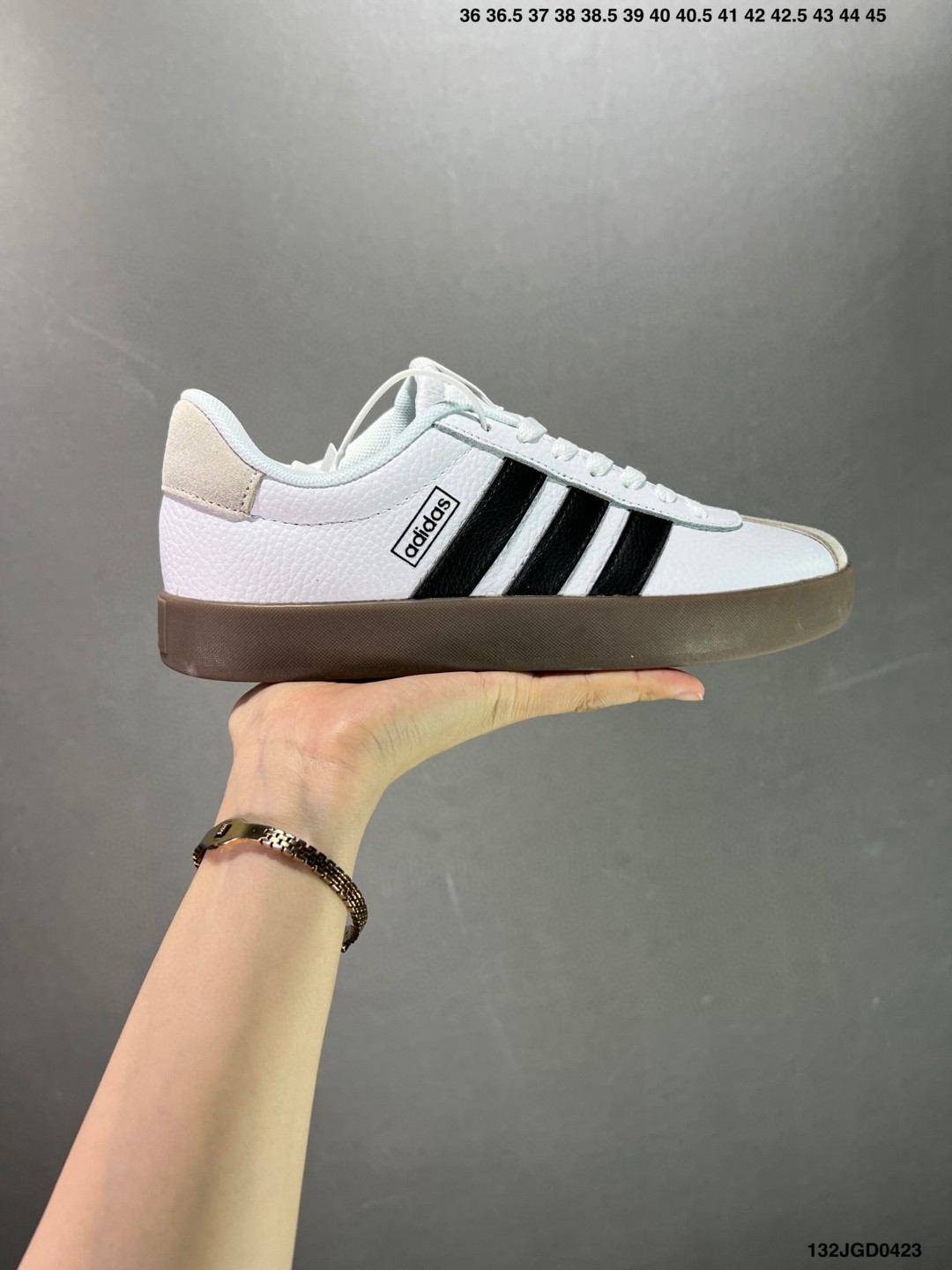 adidas 53.6$   code 351-7226-R gallery