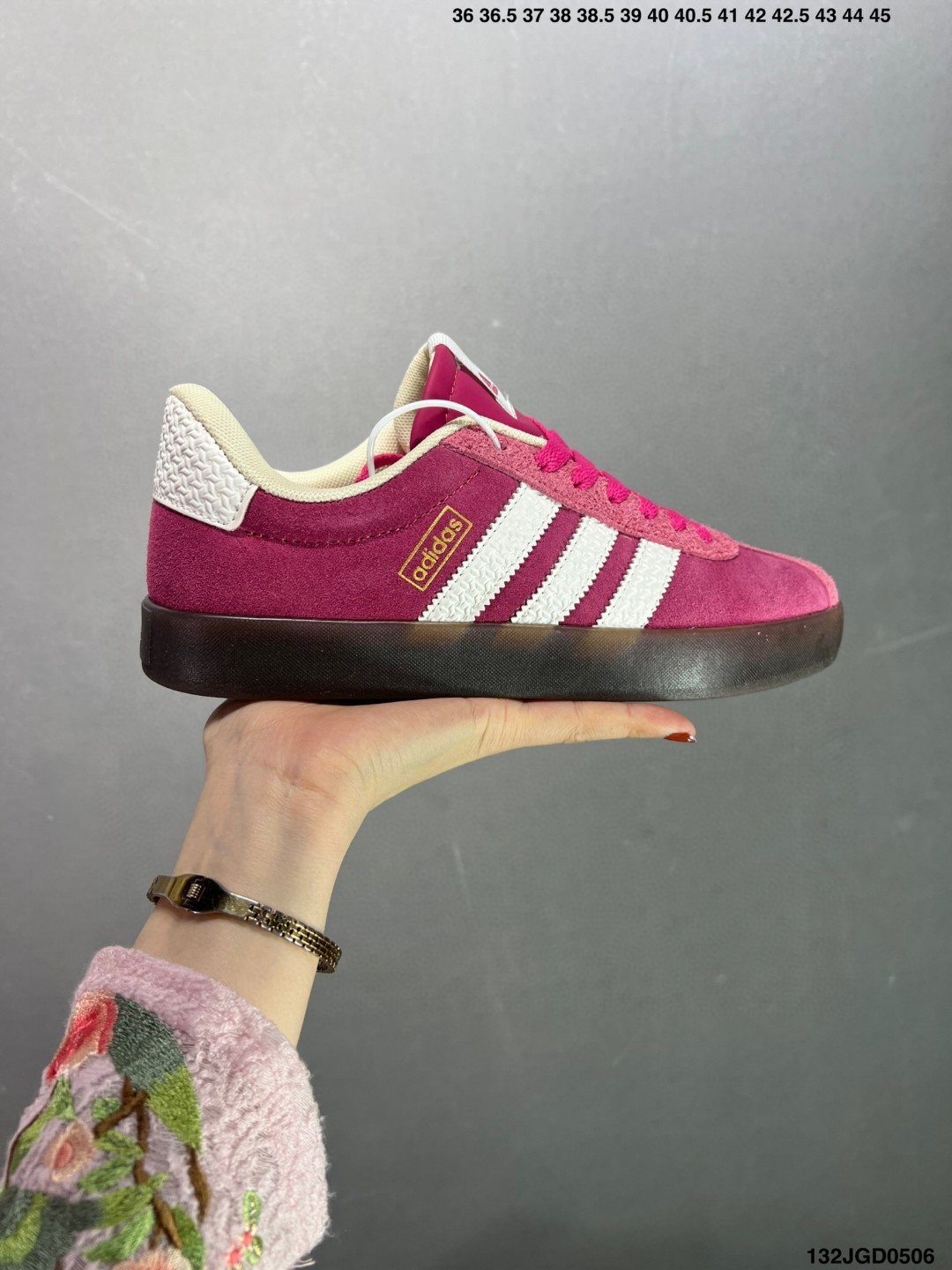 adidas 53.6$   code 351-7226-R gallery