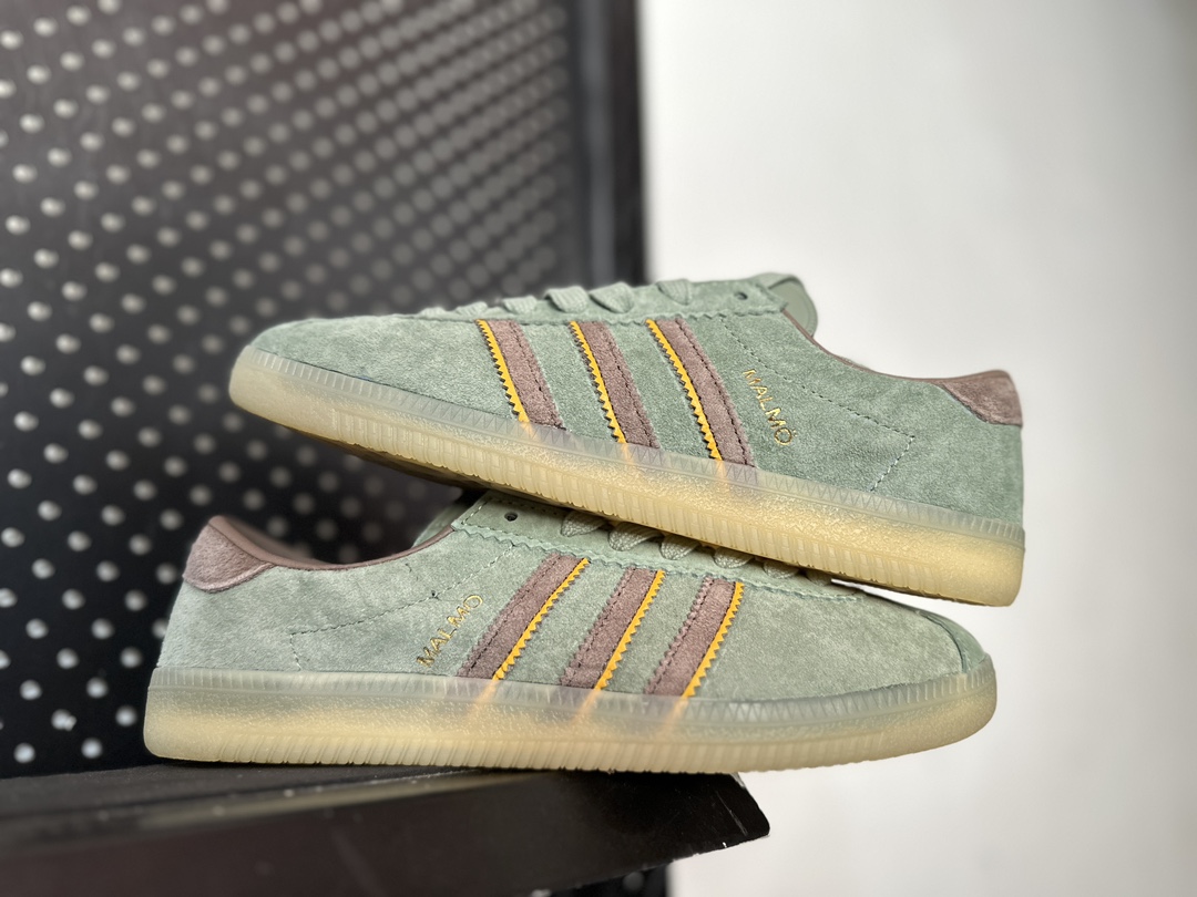 adidas  51.42$     code  351-6778-R gallery