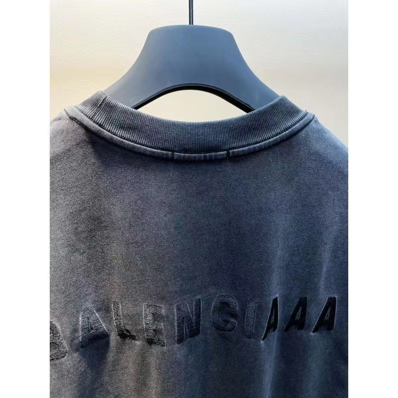 balenciaga 52.01$       10391-T gallery