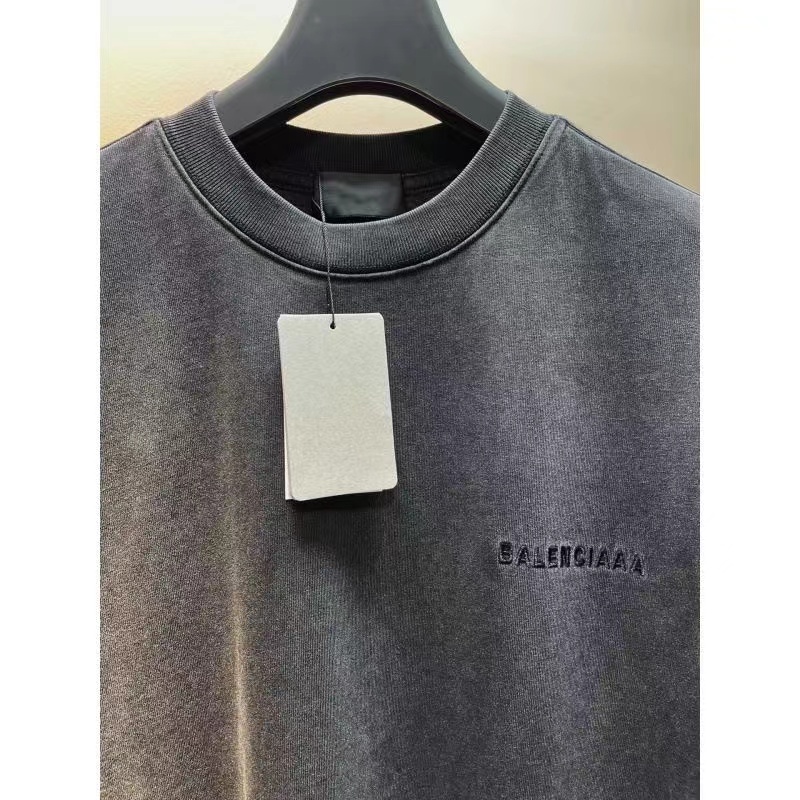 balenciaga 52.01$       10391-T gallery