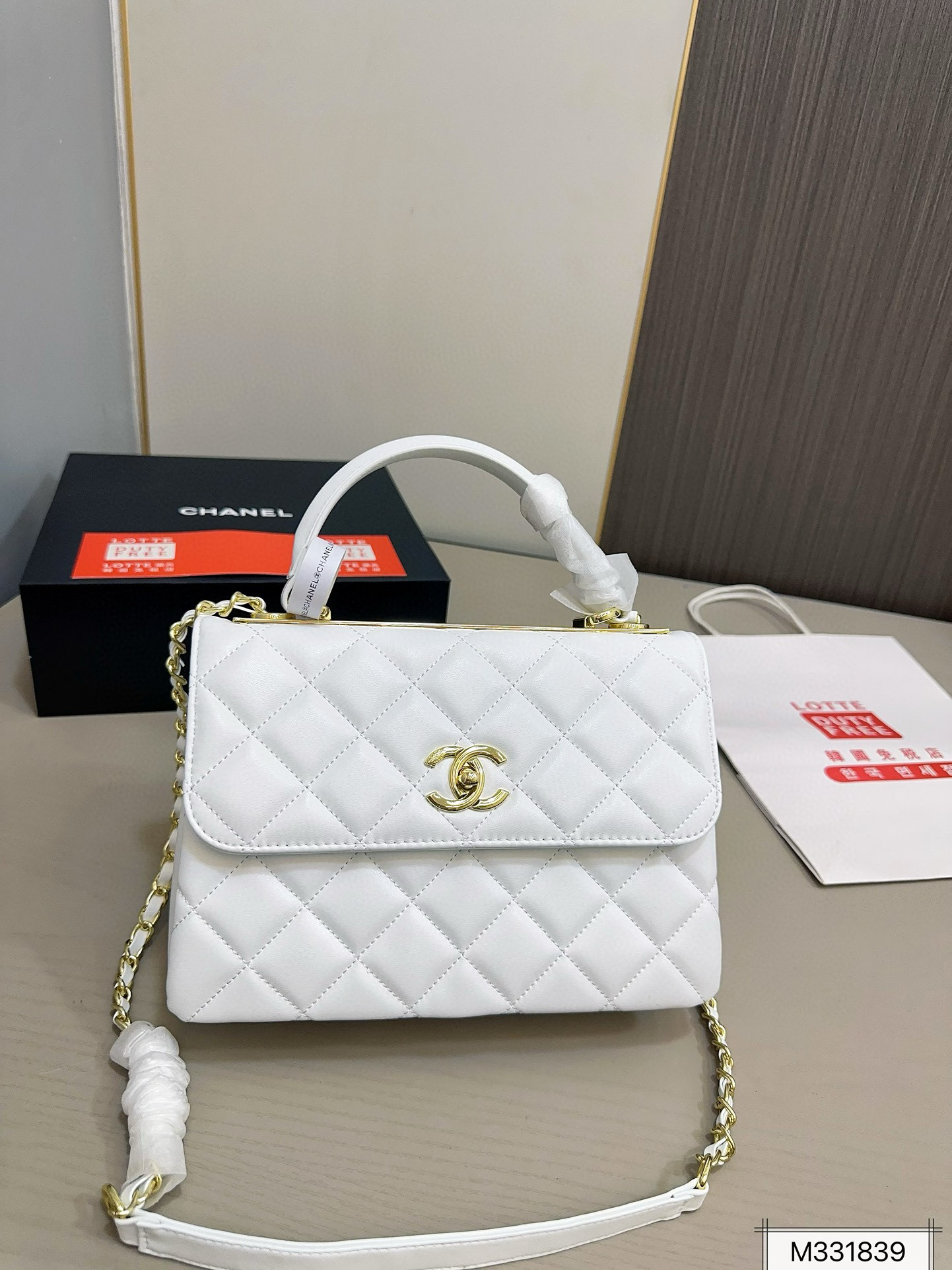 chanel 49.99$     code 306-7210-R gallery