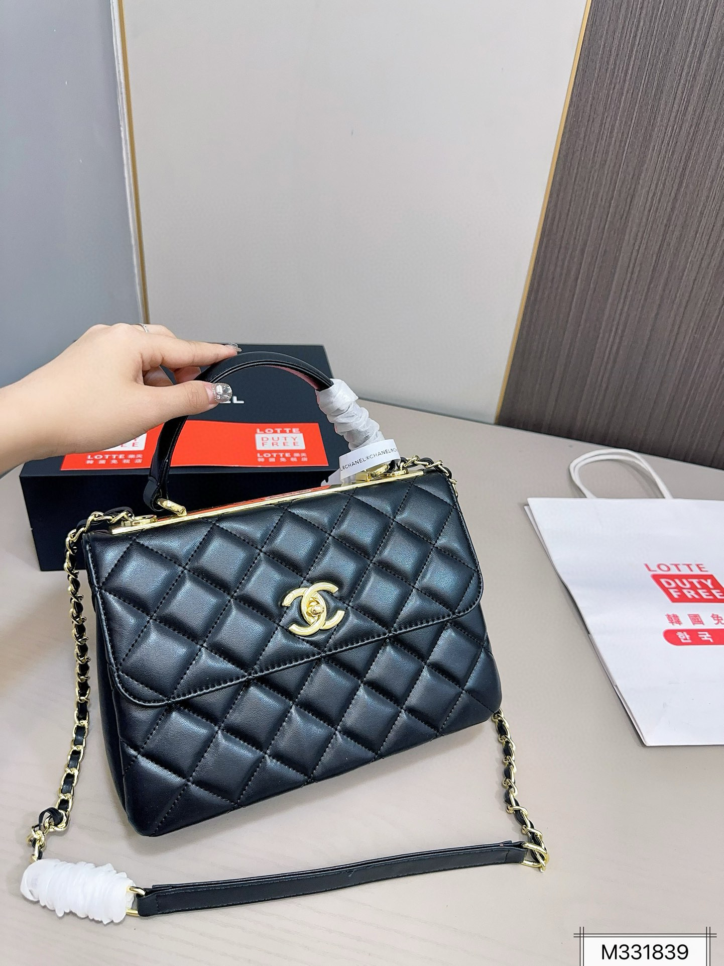 chanel 49.99$     code 306-7210-R gallery