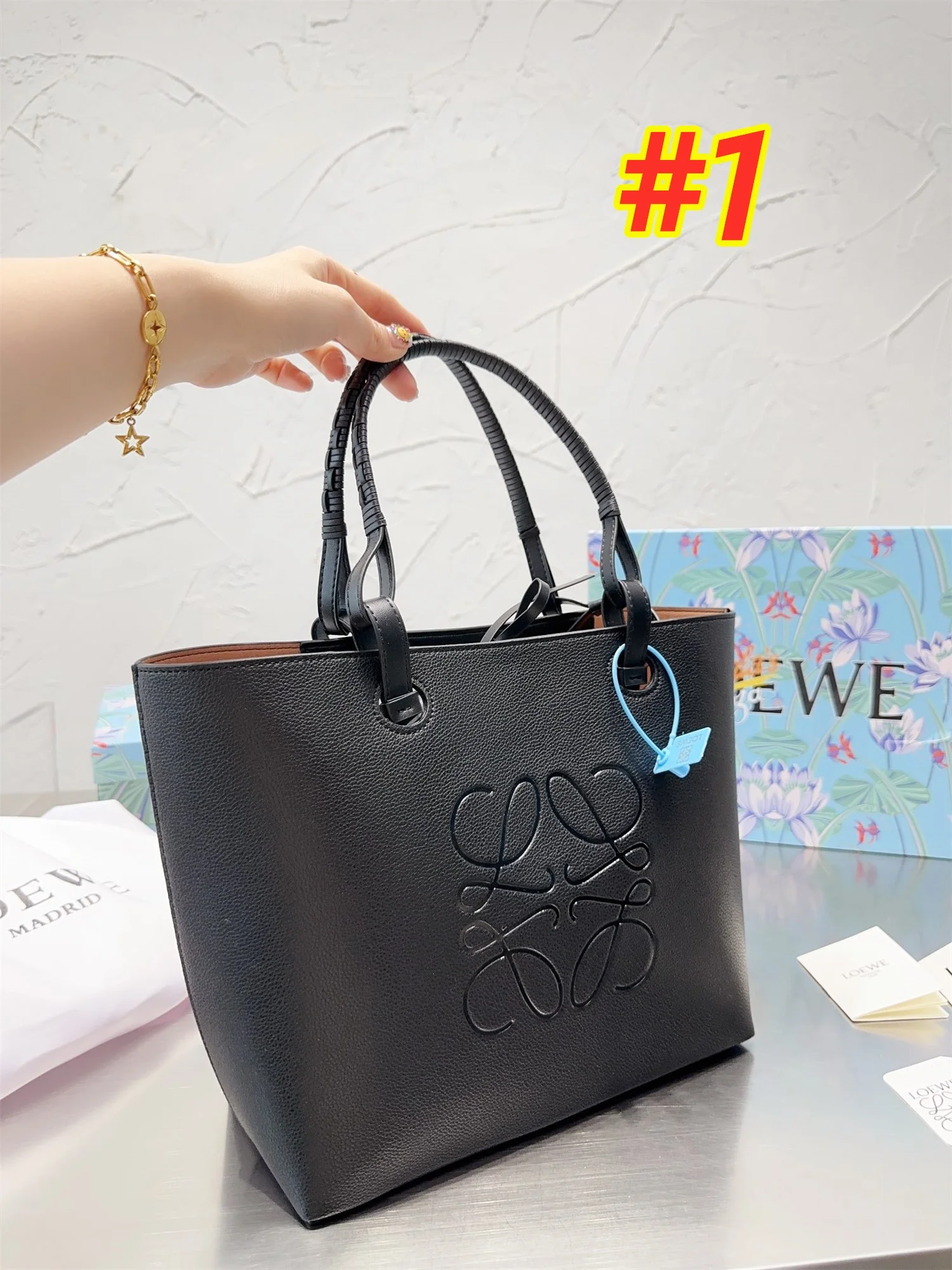 code:113481-428-59.99$-loewe-with box gallery