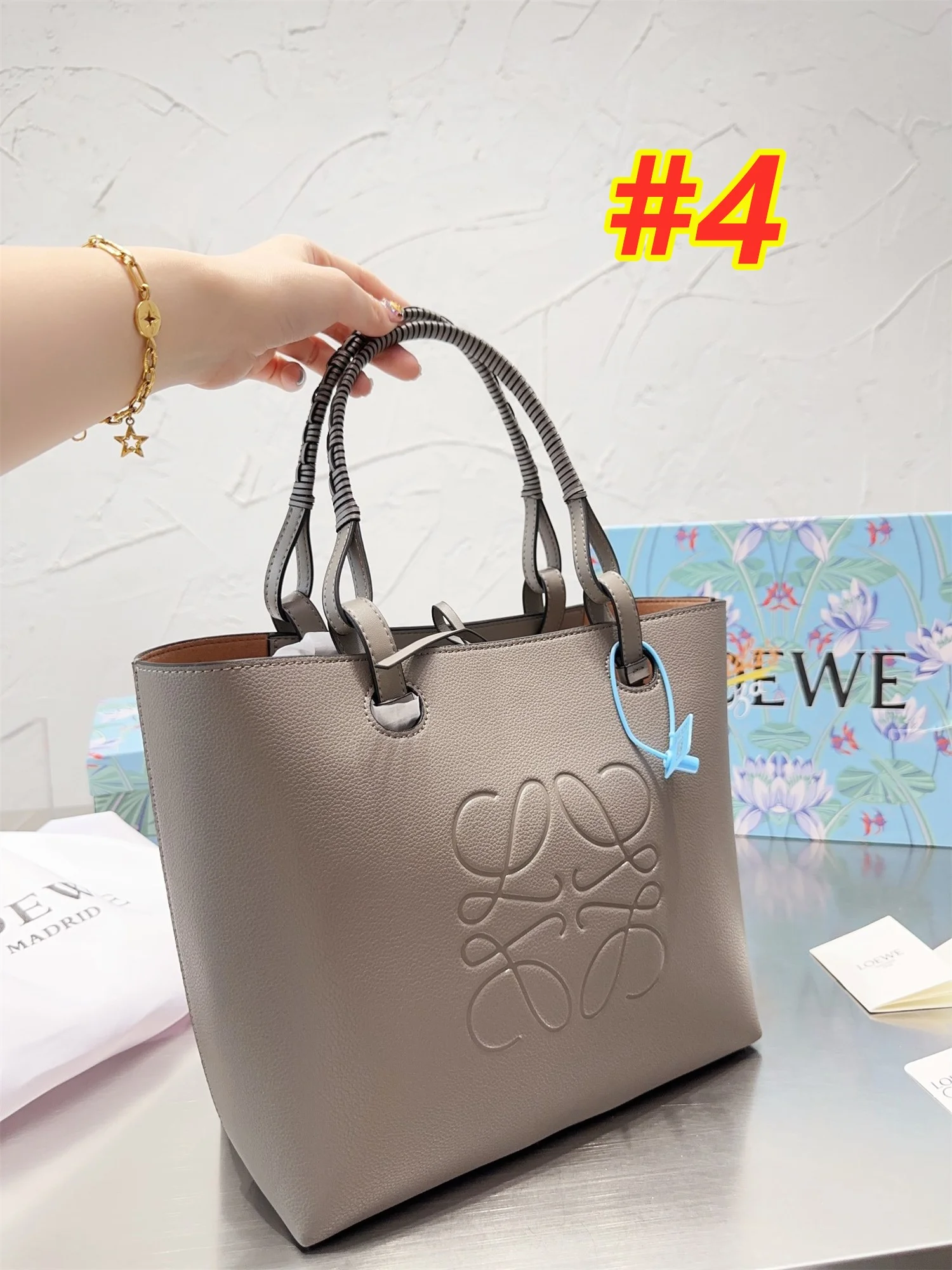 code:113481-428-59.99$-loewe-with box gallery