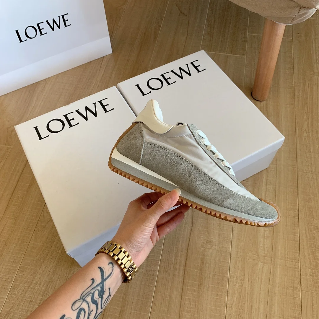 code:3100-485-68$-With box-loewe gallery