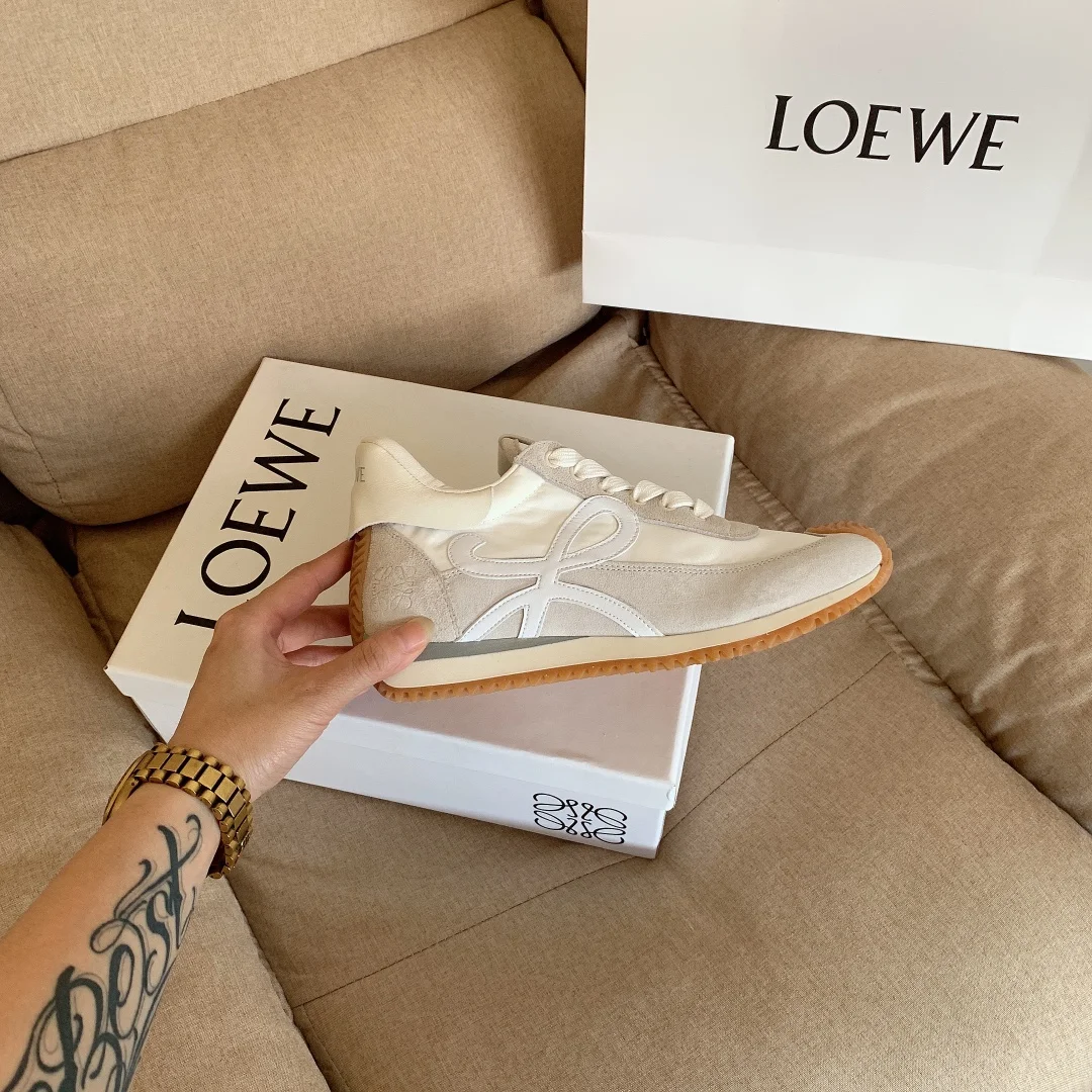 code:3100-485-68$-With box-loewe gallery