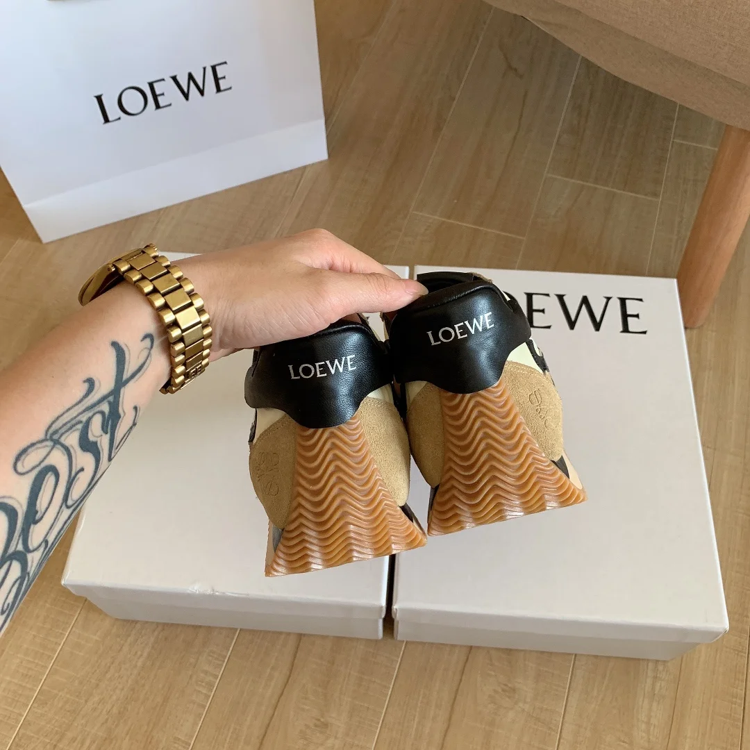 code:3100-485-68$-With box-loewe gallery