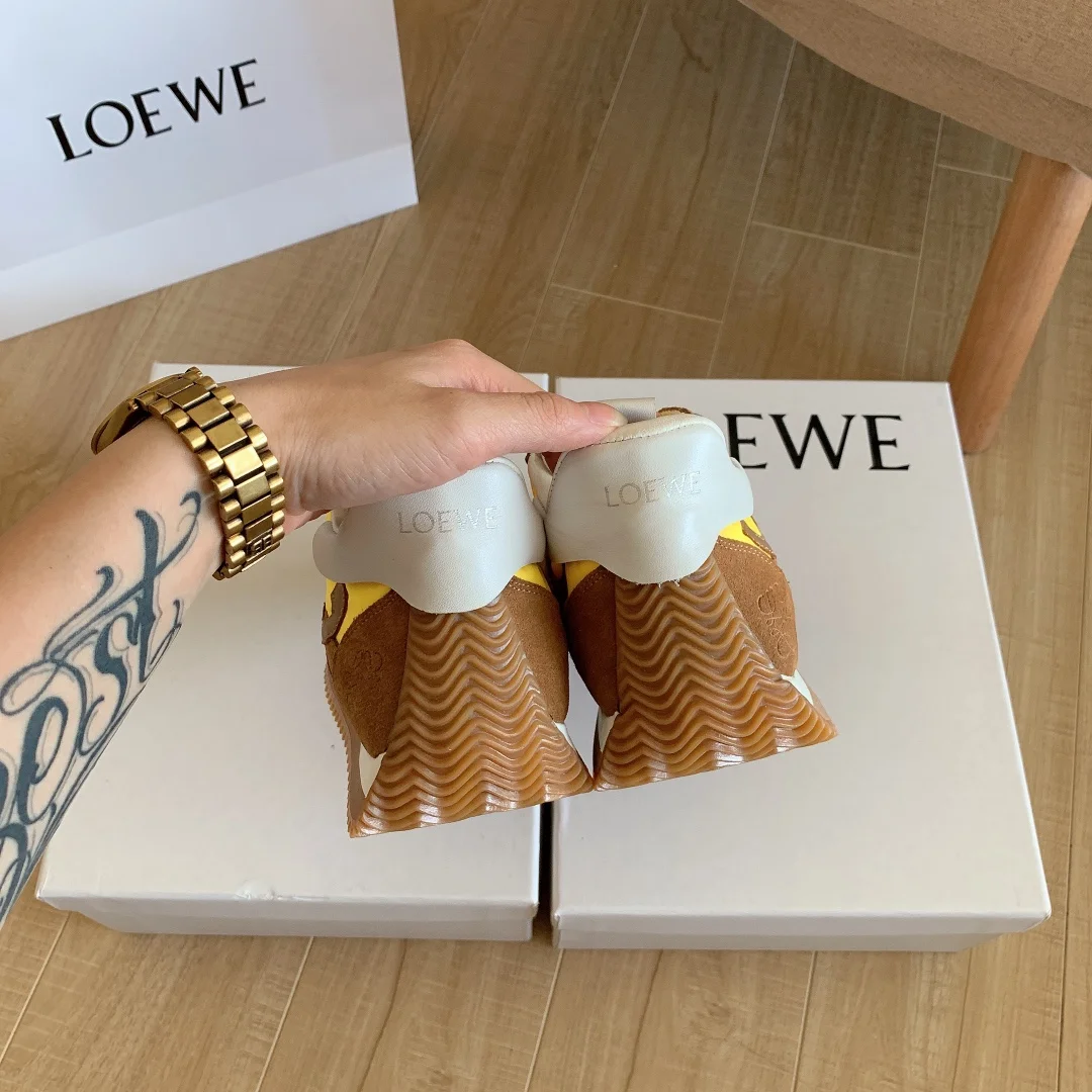 code:3100-485-68$-With box-loewe gallery