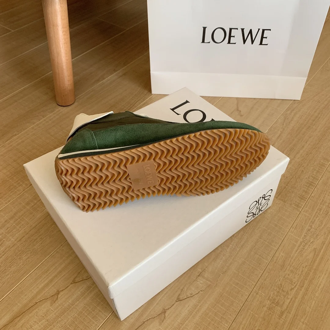 code:3100-485-68$-With box-loewe gallery