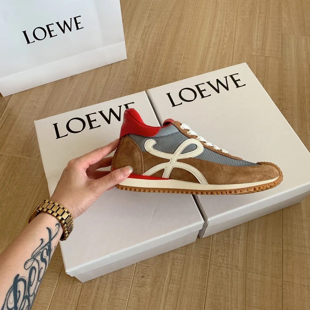 code:3100-485-68$-With box-loewe gallery