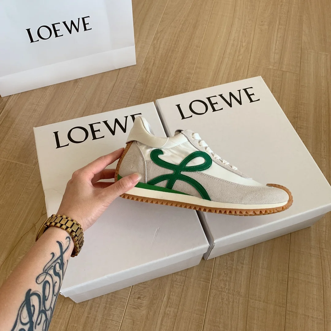 code:3100-485-68$-With box-loewe gallery