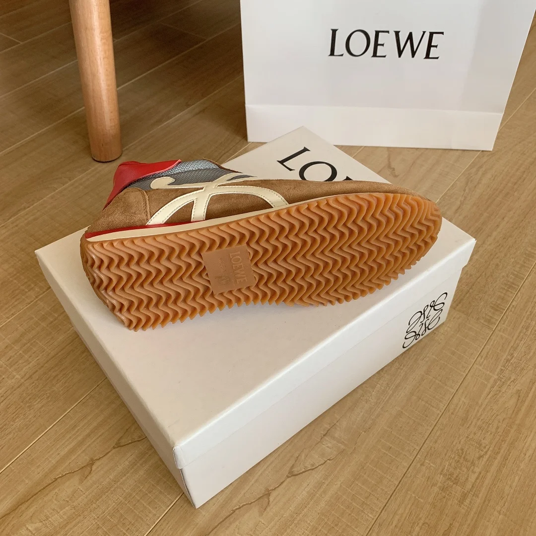 code:3100-485-68$-With box-loewe gallery