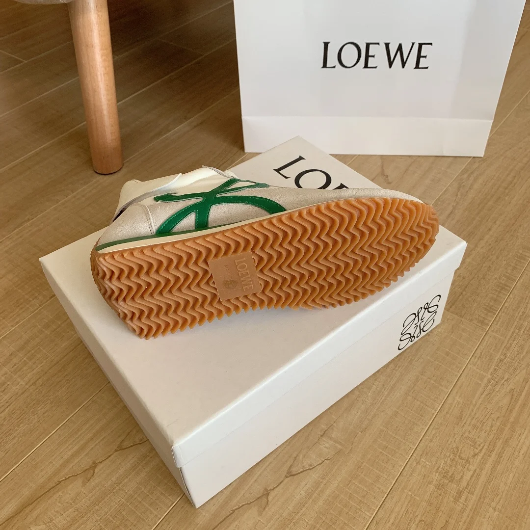 code:3100-485-68$-With box-loewe gallery