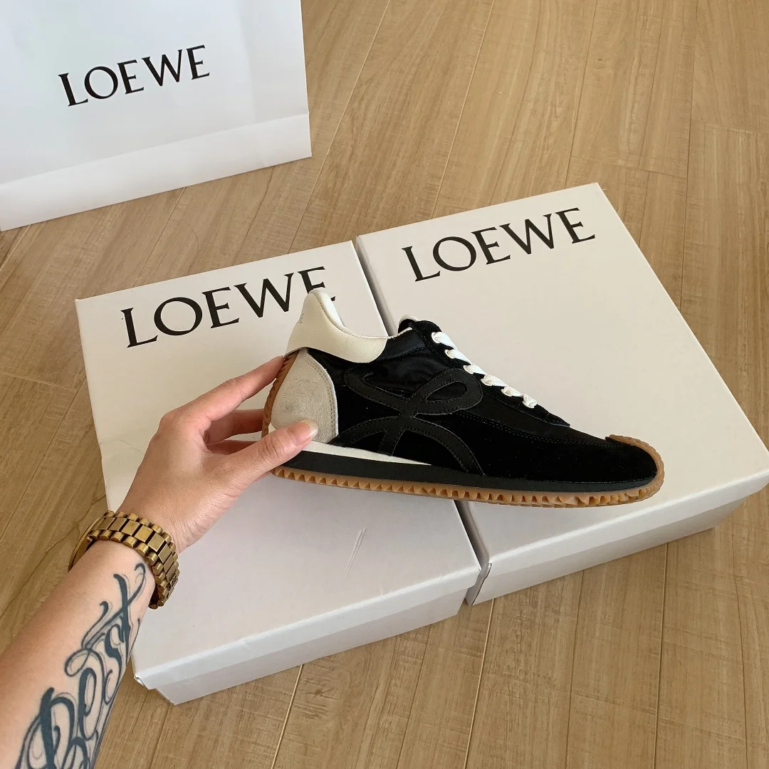 code:3100-485-68$-With box-loewe gallery