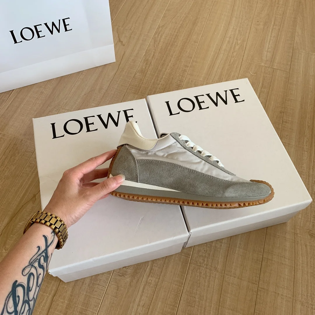 code:3100-485-68$-With box-loewe gallery