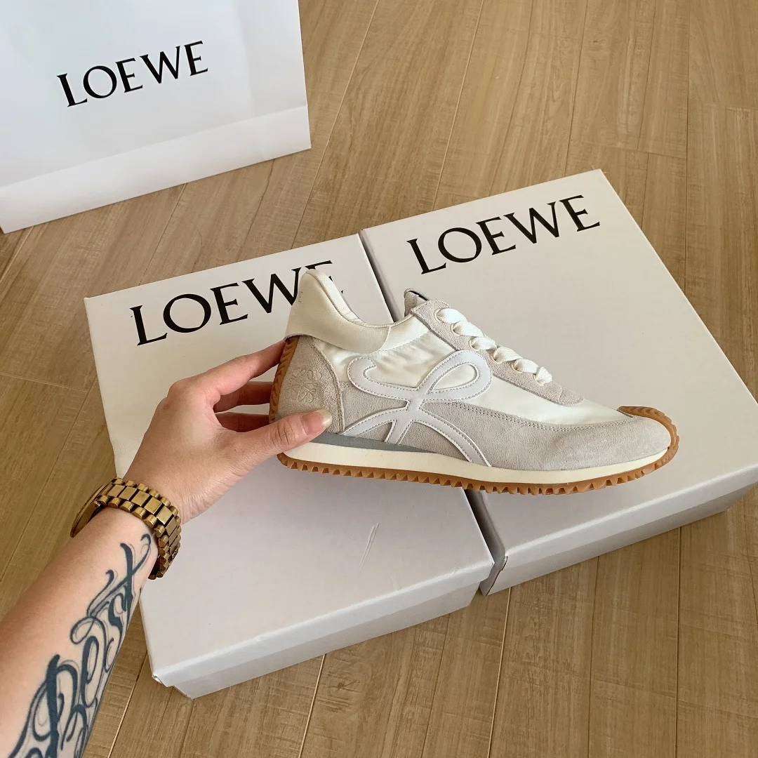 code:3100-485-68$-With box-loewe gallery