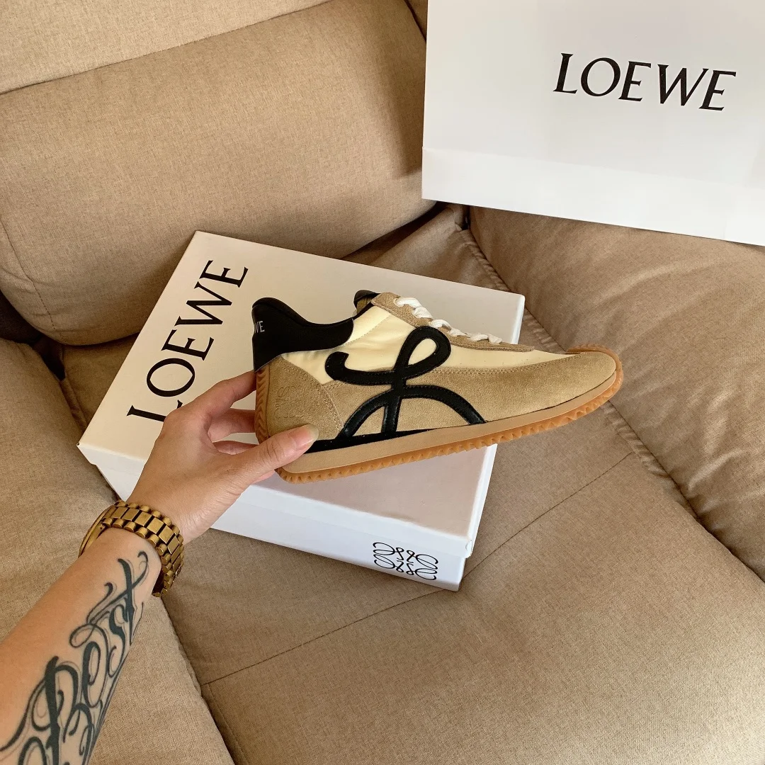 code:3100-485-68$-With box-loewe gallery