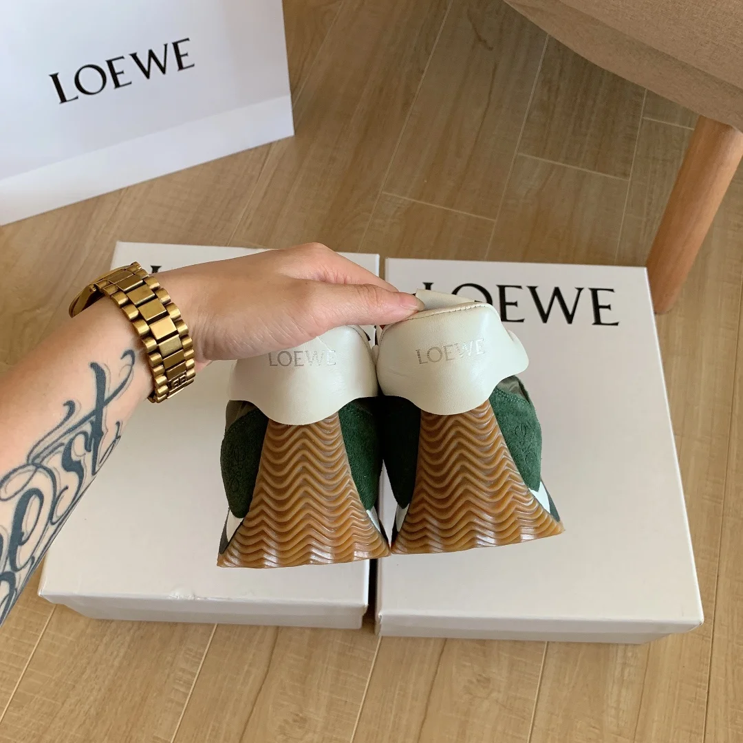 code:3100-485-68$-With box-loewe gallery