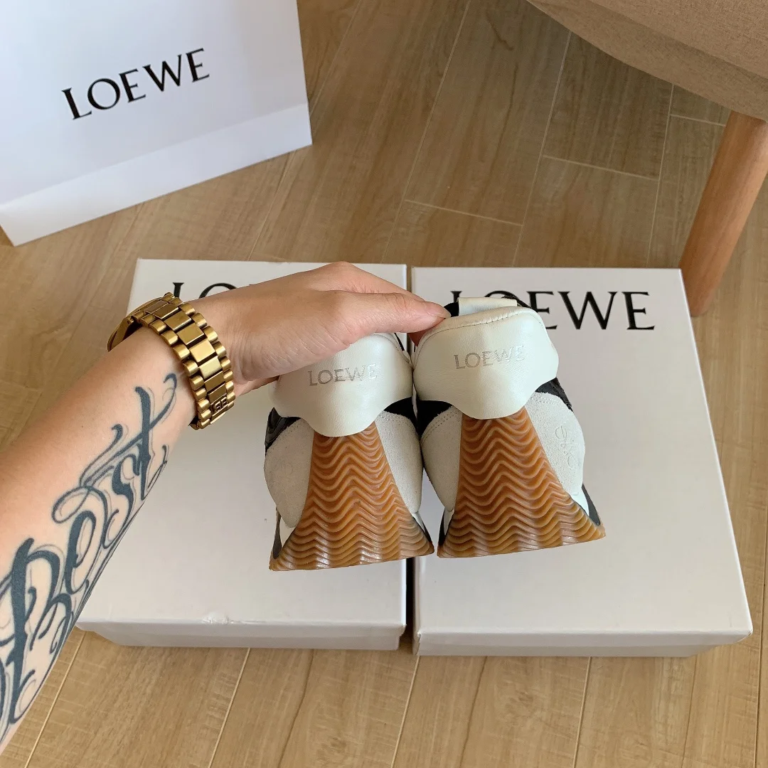 code:3100-485-68$-With box-loewe gallery