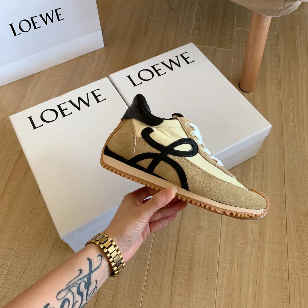 code:3100-485-68$-With box-loewe gallery