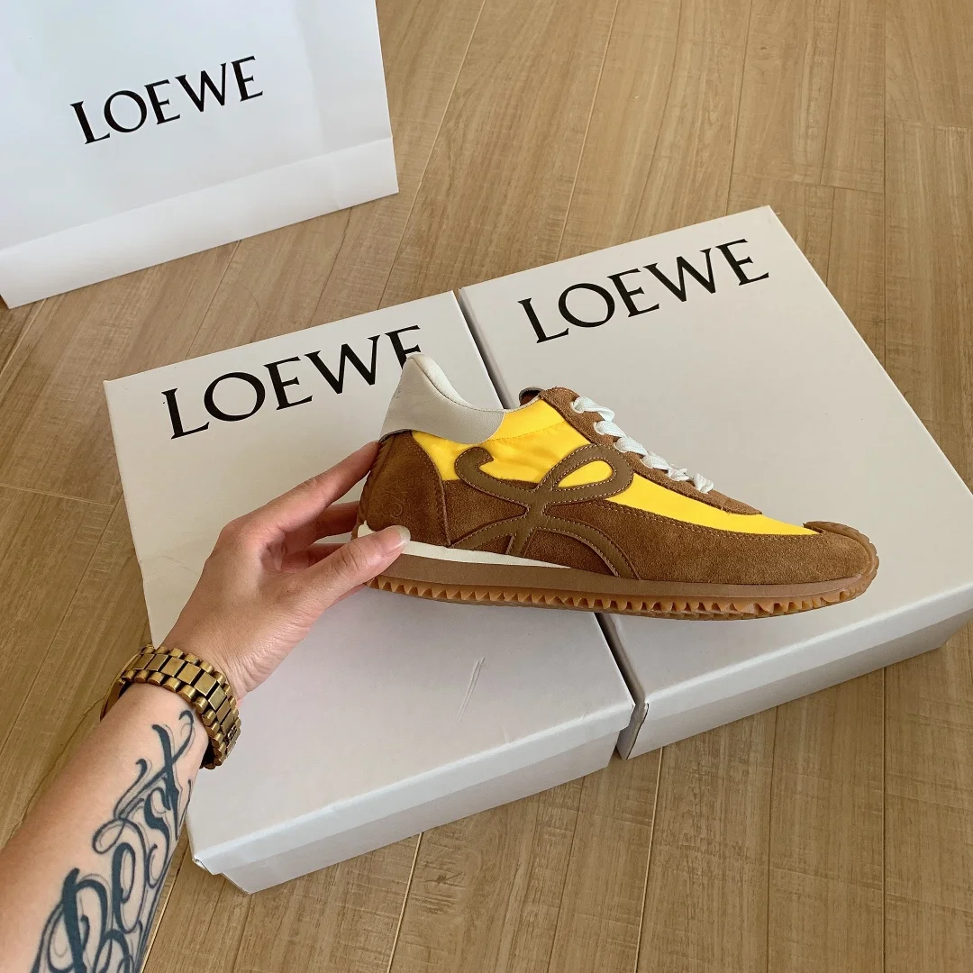 code:3100-485-68$-With box-loewe gallery