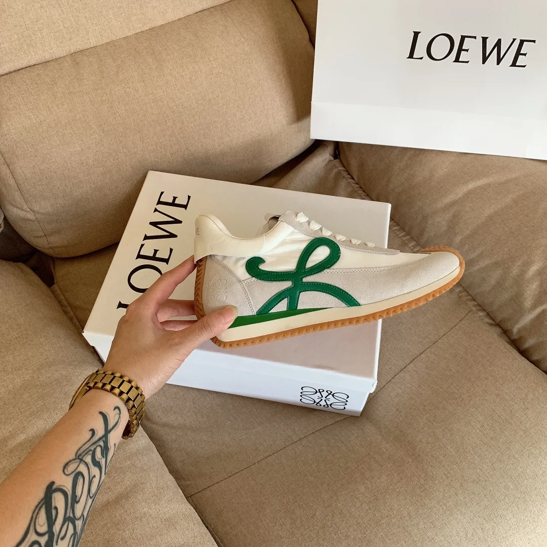 code:3100-485-68$-With box-loewe gallery