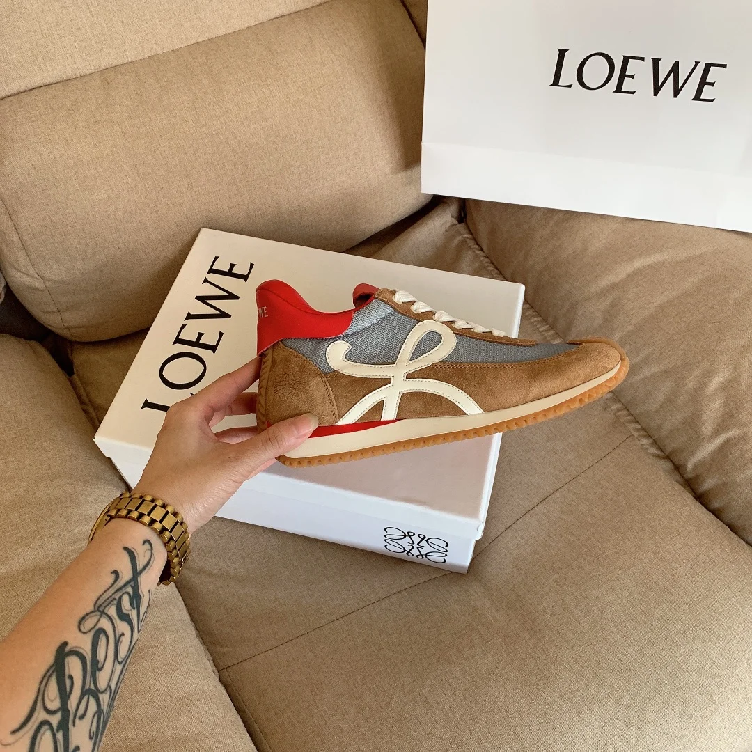 code:3100-485-68$-With box-loewe gallery