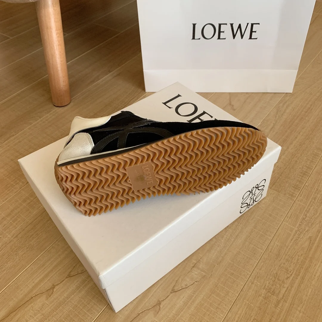 code:3100-485-68$-With box-loewe gallery