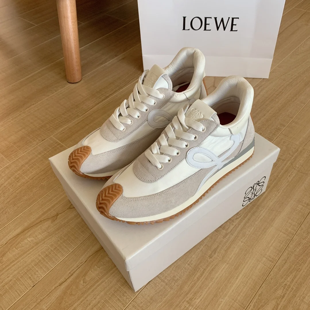 code:3100-485-68$-With box-loewe gallery