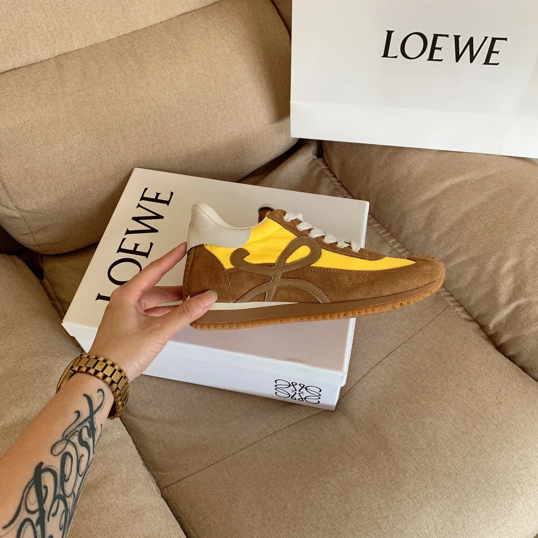 code:3100-485-68$-With box-loewe gallery